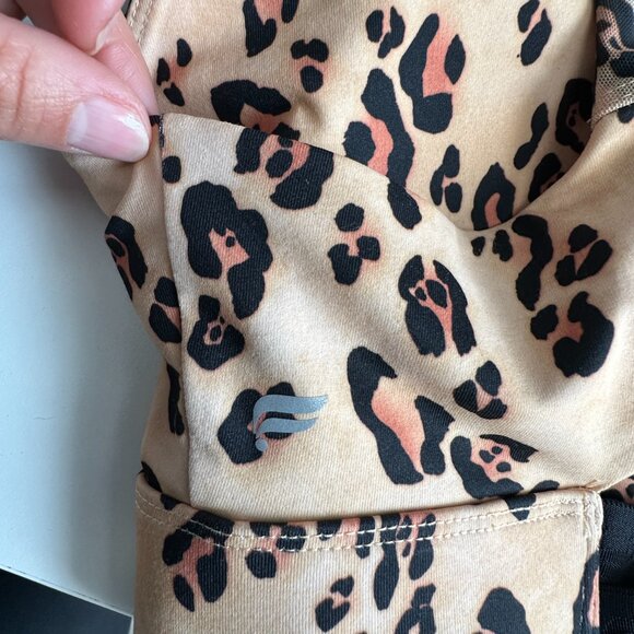FABLETICS | Sports Bra On the Go Midi Medium Impact | Desert Leopard | Size: M - Picture 8 of 11